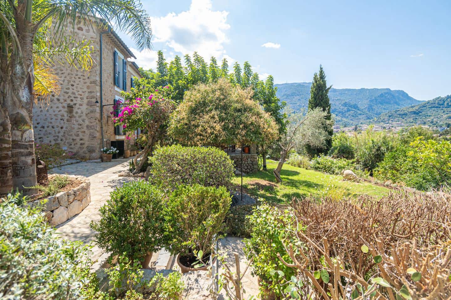 3 bedroom Villa for sale in Soller with pool garage - € 2,655,000 (Ref: 10051879)