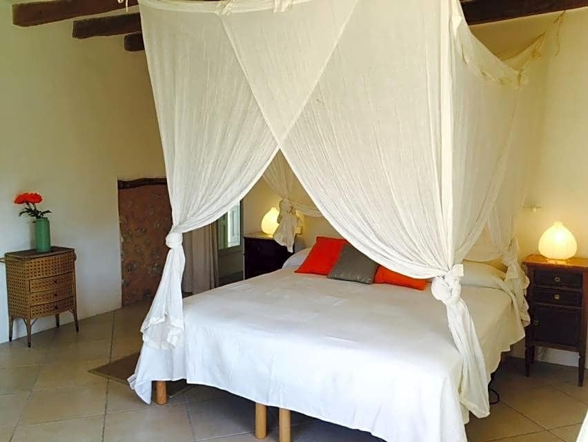   4 soveværelse   ferieFinca/Landehus i Soller   med   swimmingpool  garage  - € 450 (Ref: 9415210)