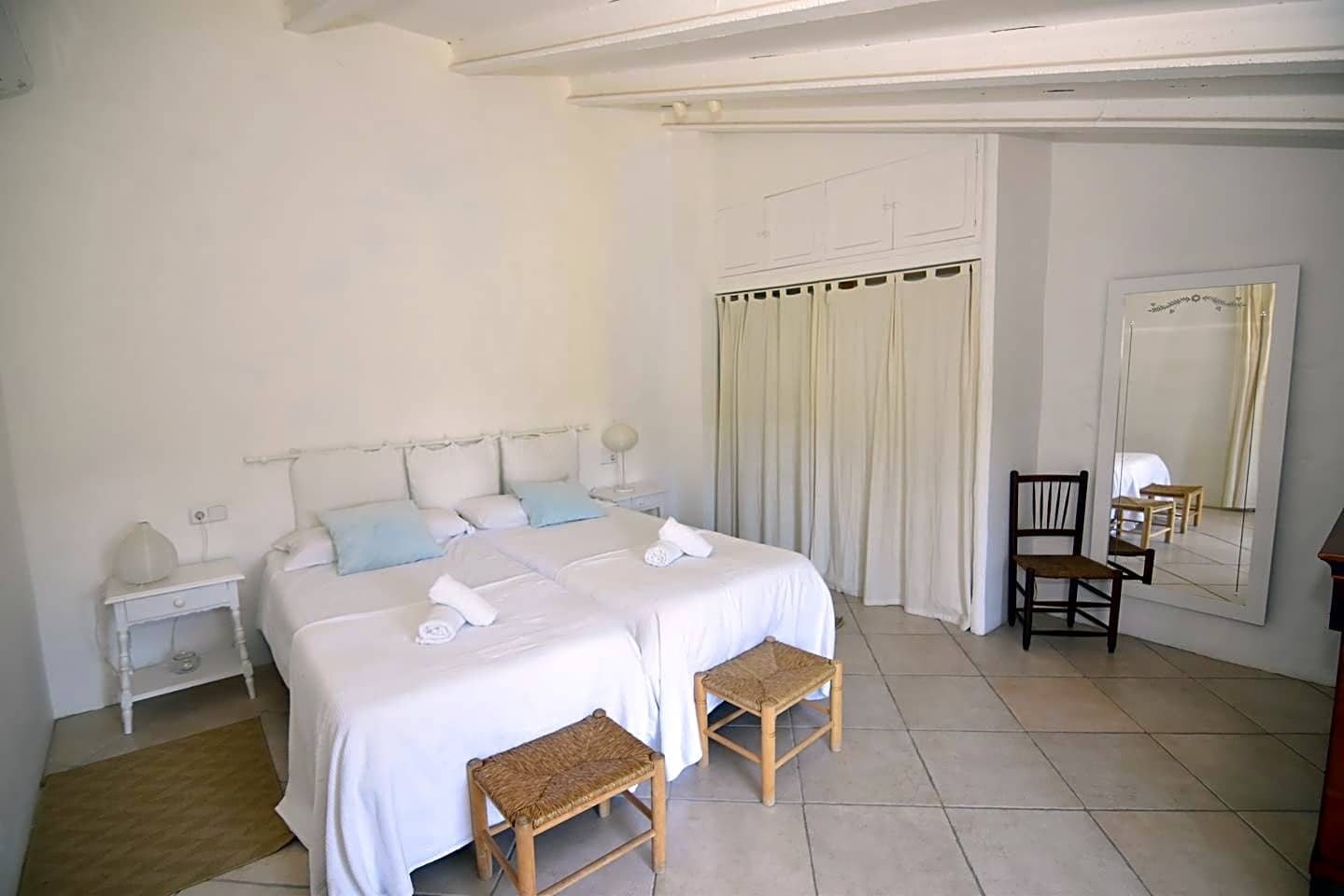   4 soveværelse   ferieFinca/Landehus i Soller   med   swimmingpool  garage  - € 450 (Ref: 9415210)