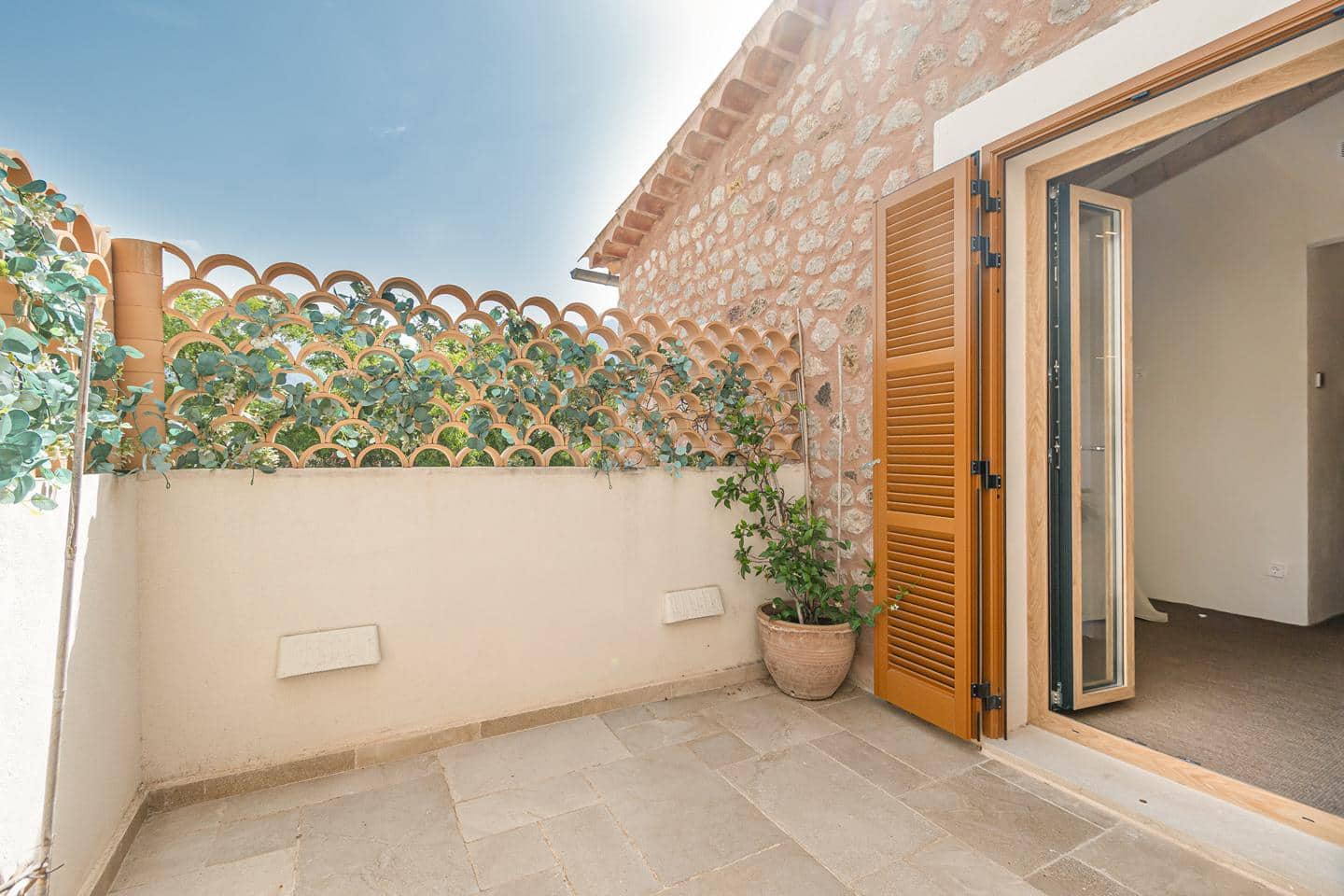 2 bedroom Villa for sale in Soller with garage - € 670,000 (Ref: 9417453)