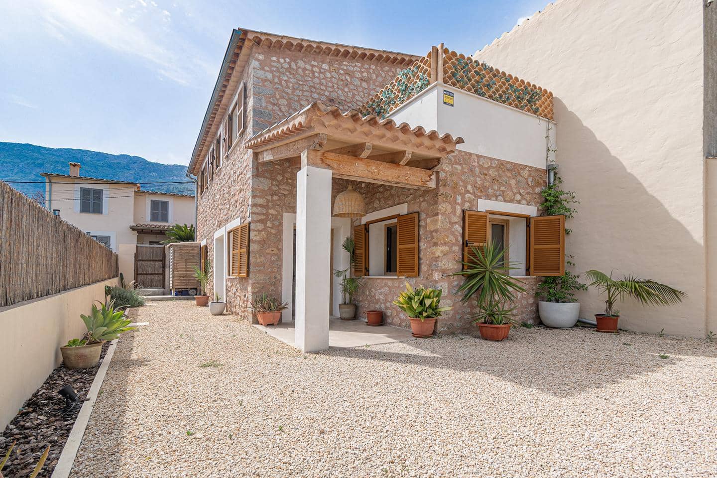 2 bedroom Villa for sale in Soller with garage - € 670,000 (Ref: 9417453)