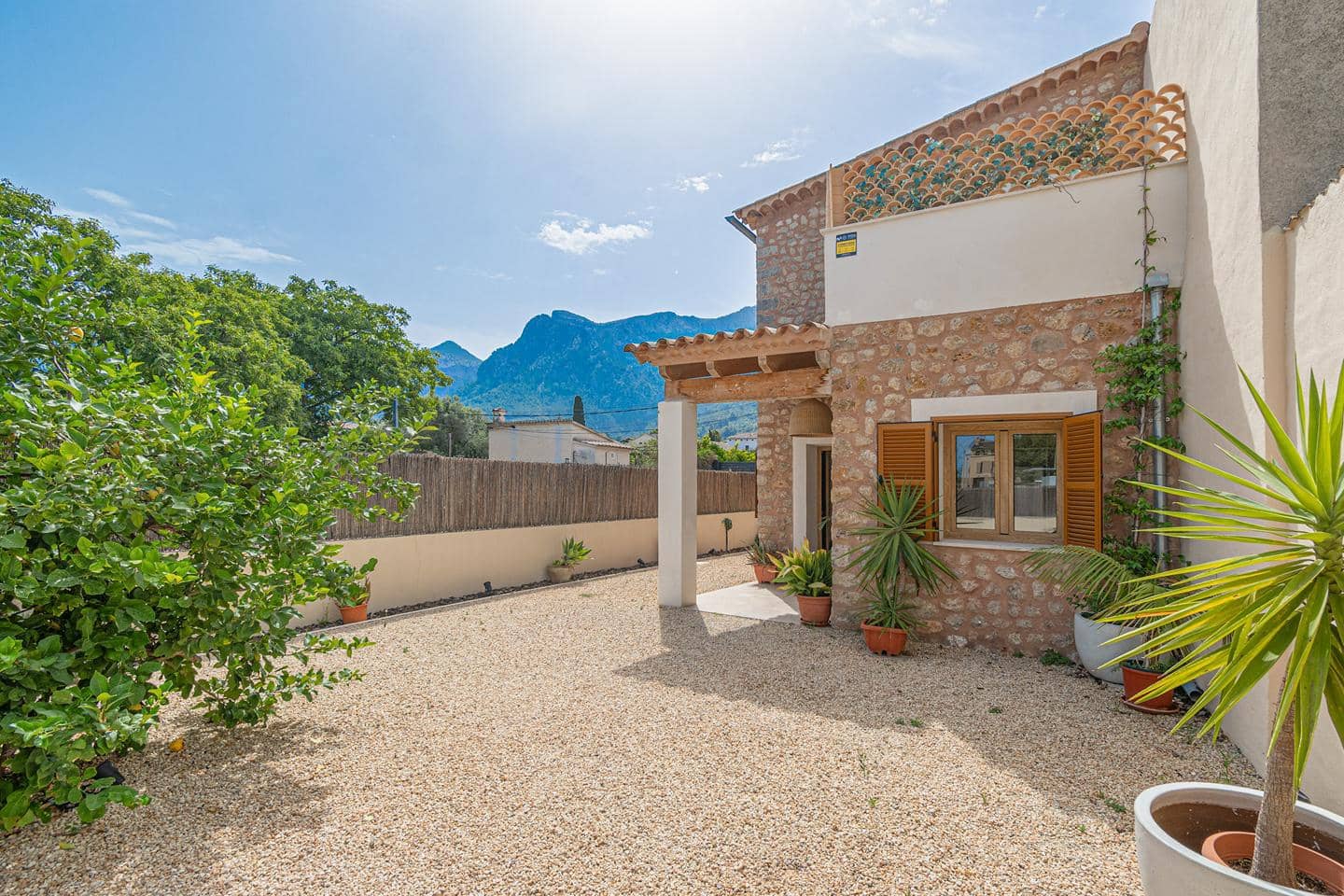 2 bedroom Villa for sale in Soller with garage - € 670,000 (Ref: 9417453)