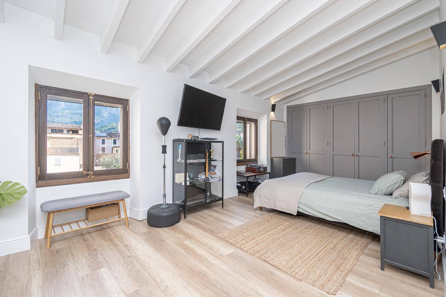 4 bedroom Villa for sale in Soller with pool - € 1,825,000 (Ref: 9525281)