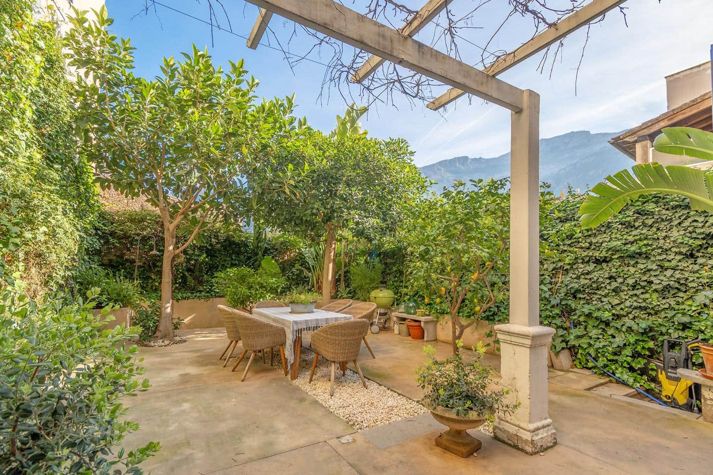 4 bedroom Villa for sale in Soller with pool - € 1,825,000 (Ref: 9525281)