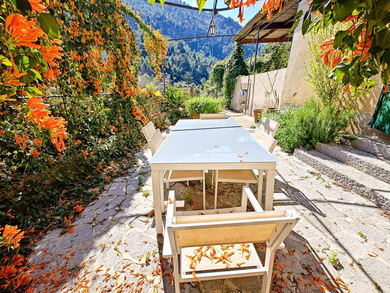 5 makuuhuone Huvila myytävänä paikassa Soller mukana 
autotalli - 650 000 € (Ref: 9679138)