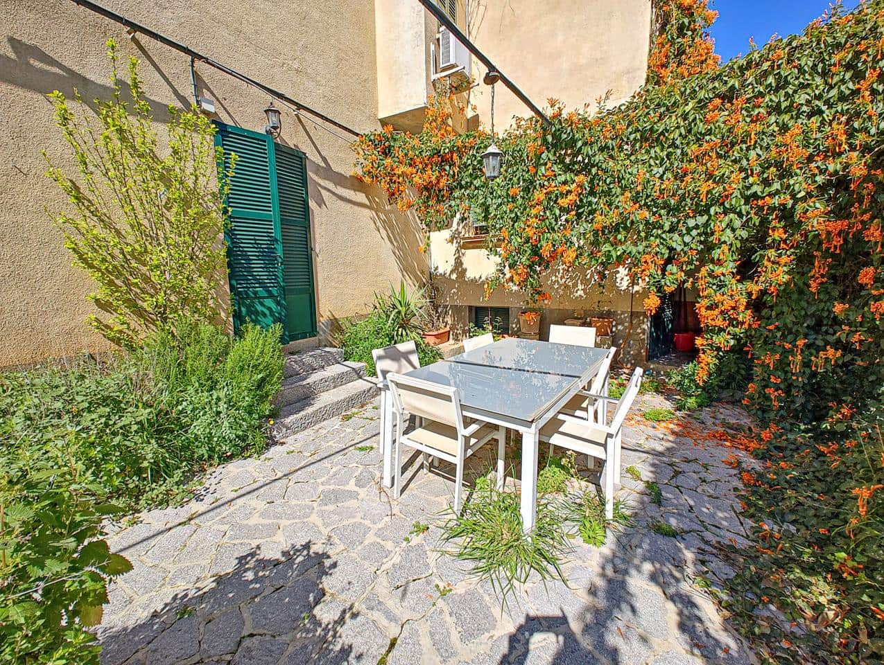 5 makuuhuone Huvila myytävänä paikassa Soller mukana 
autotalli - 650 000 € (Ref: 9679138)