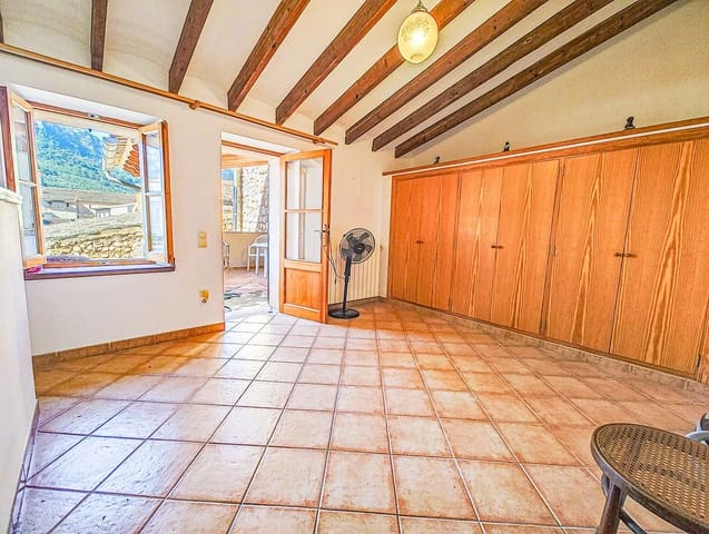 5 bedroom Villa for sale in Sóller - € 650,000 (Ref: 9696889)