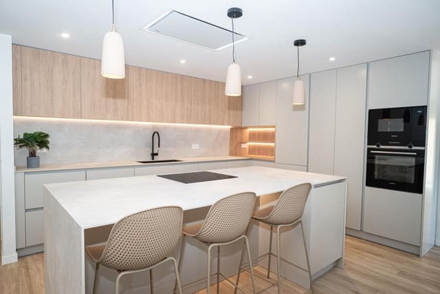 3 slaapkamer Flat te koop in Puerto de Soller / Port de Soller, Sóller met garage - € 1.590.000 (Ref: 9882437)