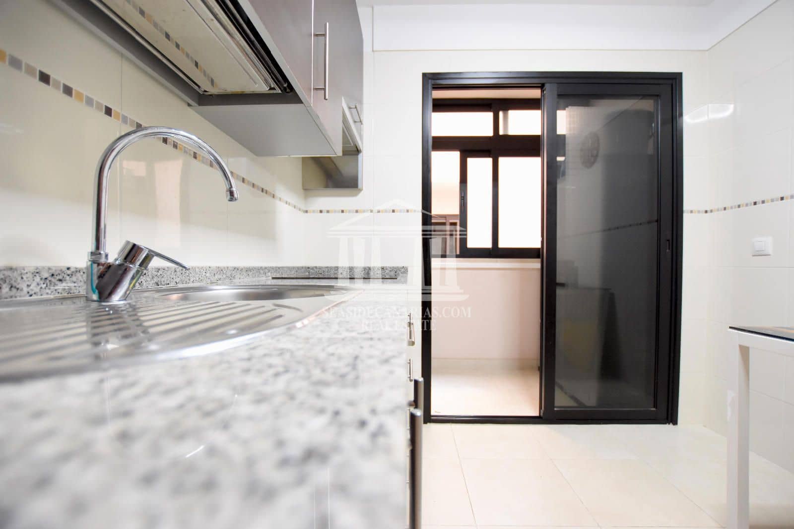 2 slaapkamer Flat te koop in Adeje met zwembad garage - € 308.000 (Ref: 10061182)