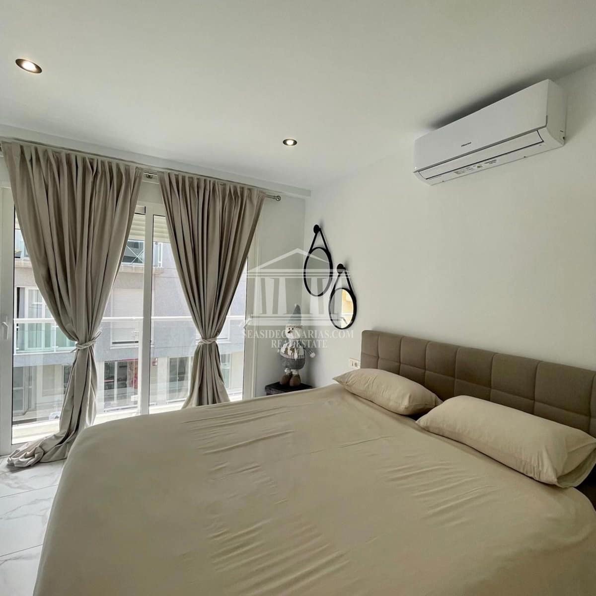 2 bedroom Flat for sale in Adeje with garage - € 340,000 (Ref: 10077350)