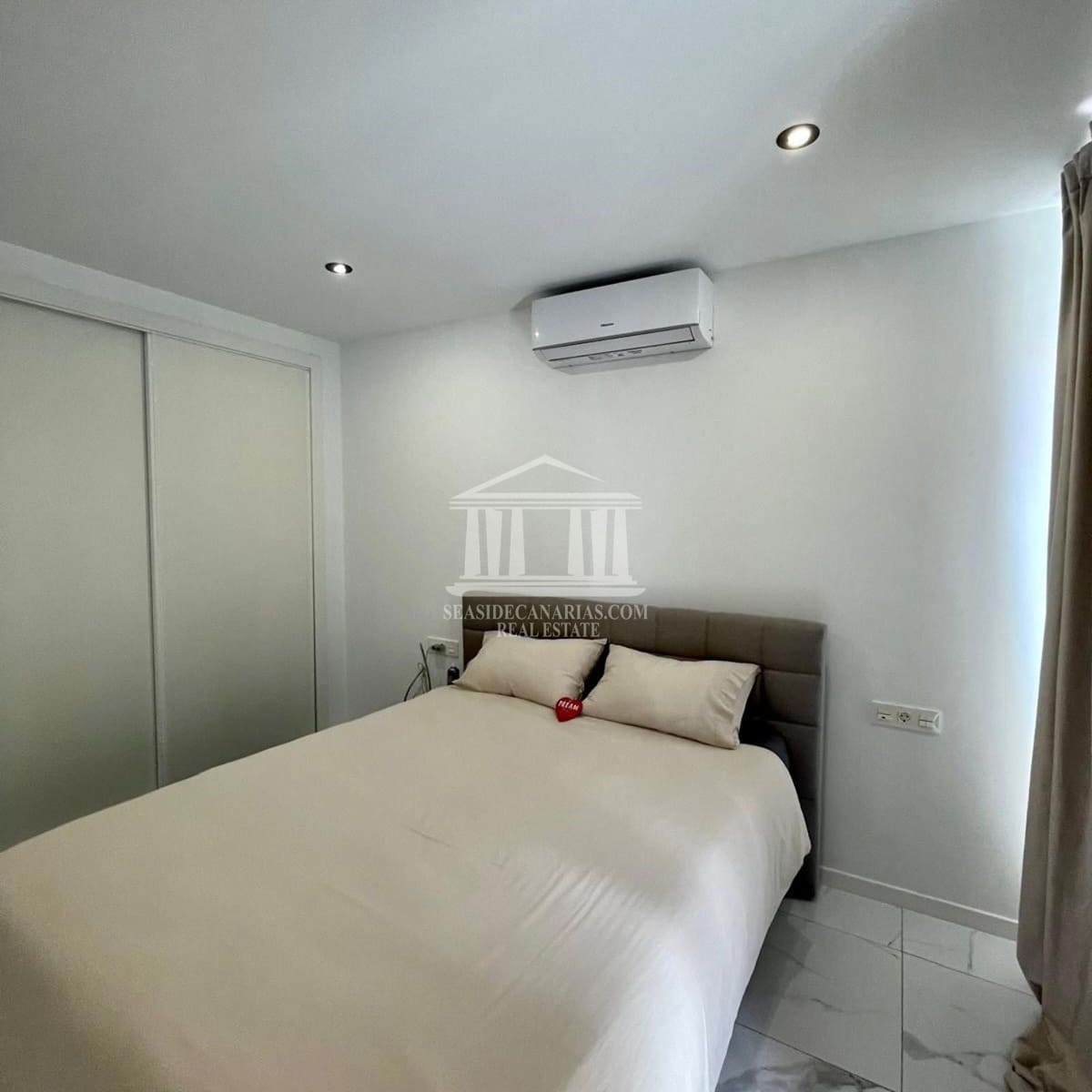 2 bedroom Flat for sale in Adeje with garage - € 340,000 (Ref: 10077350)