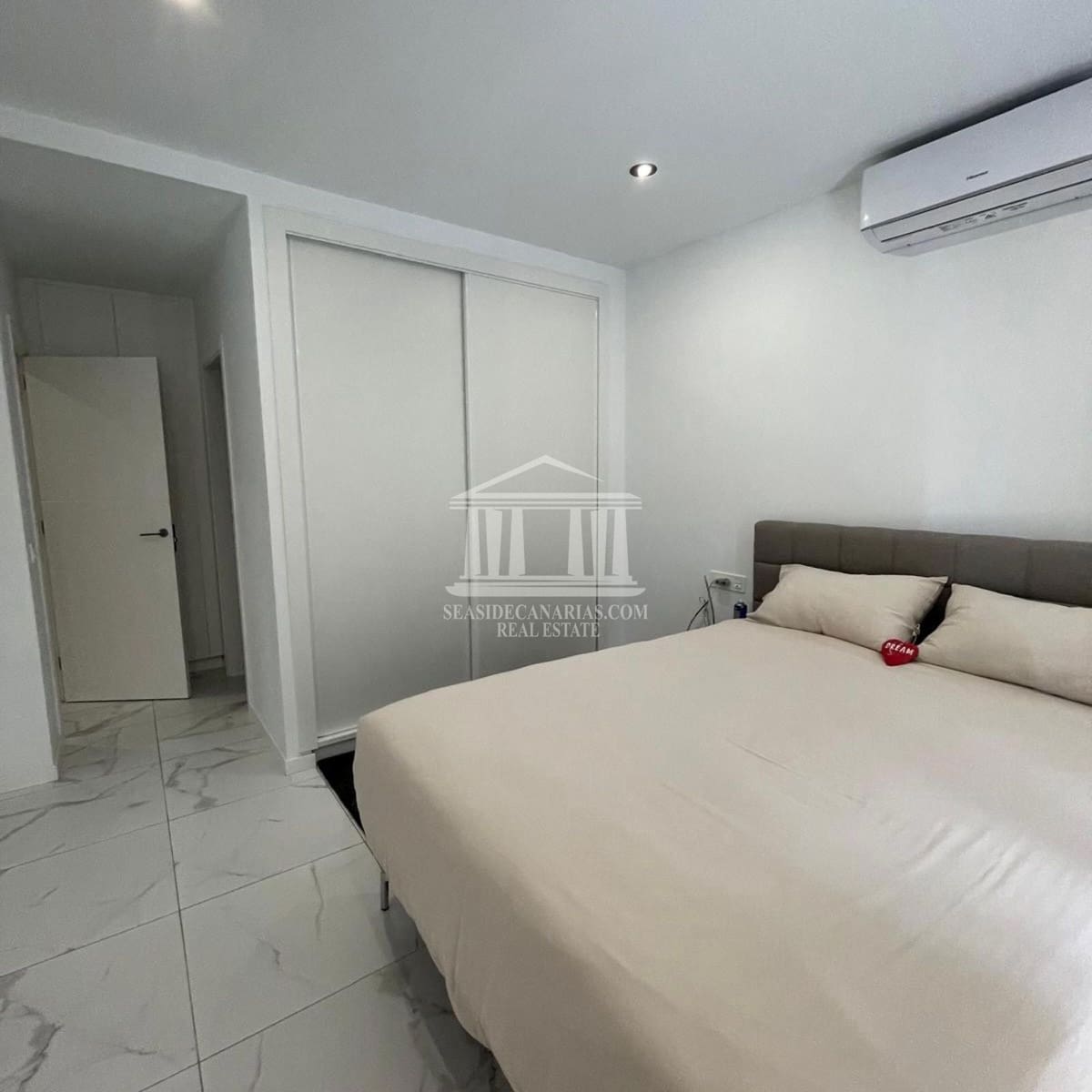 2 bedroom Flat for sale in Adeje with garage - € 340,000 (Ref: 10077350)