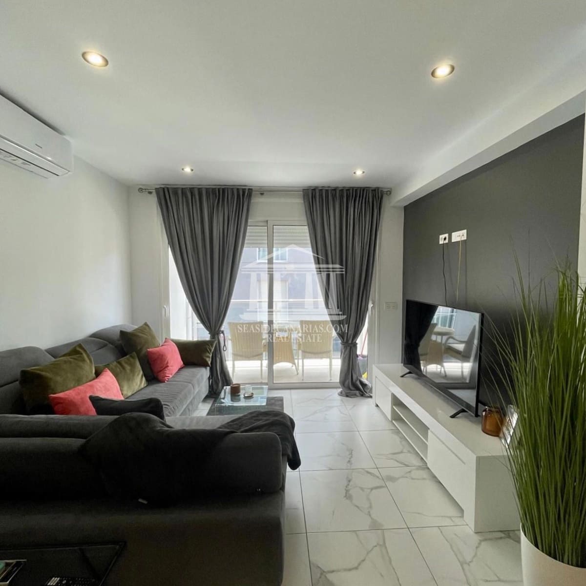 2 bedroom Flat for sale in Adeje with garage - € 340,000 (Ref: 10077350)
