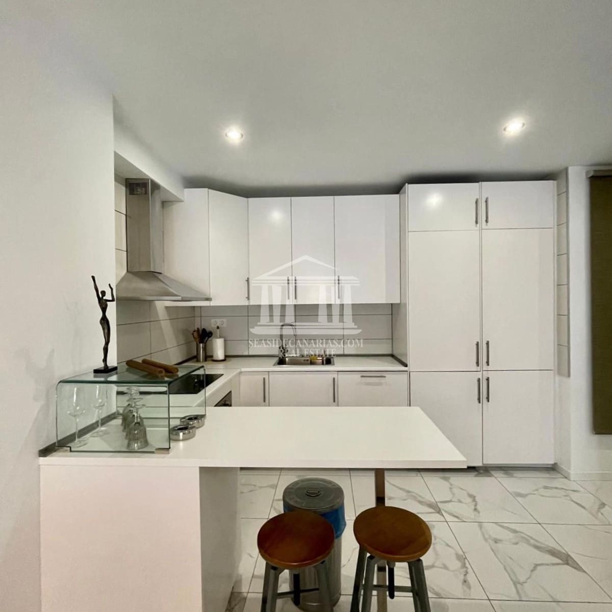 2 bedroom Flat for sale in Adeje with garage - € 340,000 (Ref: 10077350)