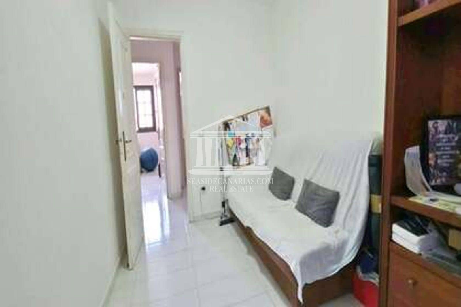 4 bedroom Flat for sale in Adeje - € 265,000 (Ref: 10130912)