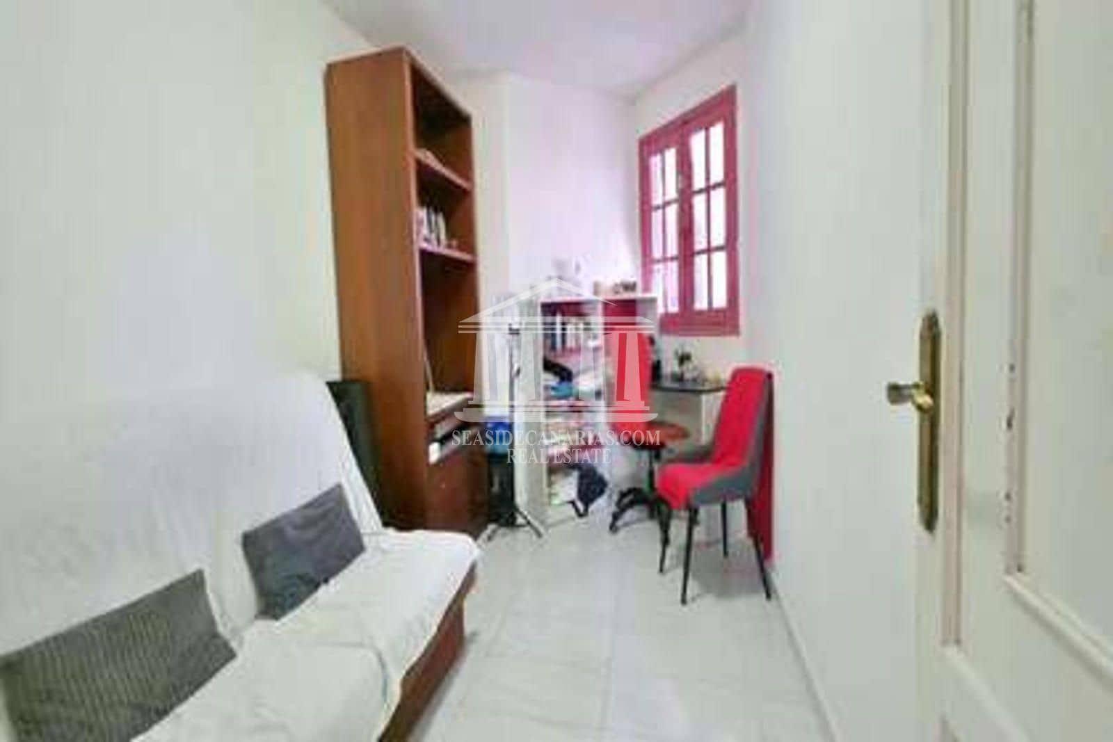 4 bedroom Flat for sale in Adeje - € 265,000 (Ref: 10130912)