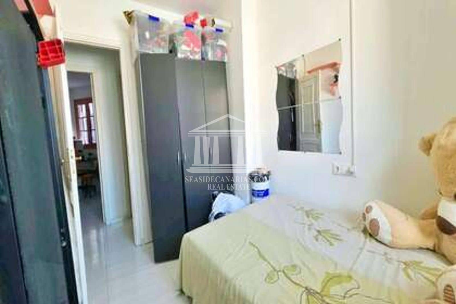 4 bedroom Flat for sale in Adeje - € 265,000 (Ref: 10130912)