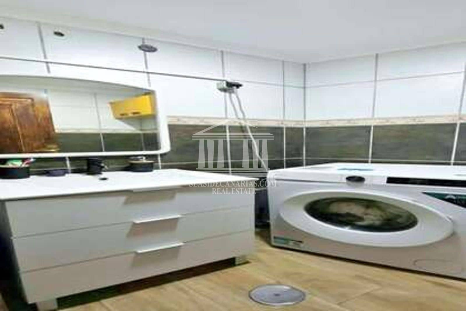 4 bedroom Flat for sale in Adeje - € 265,000 (Ref: 10130912)