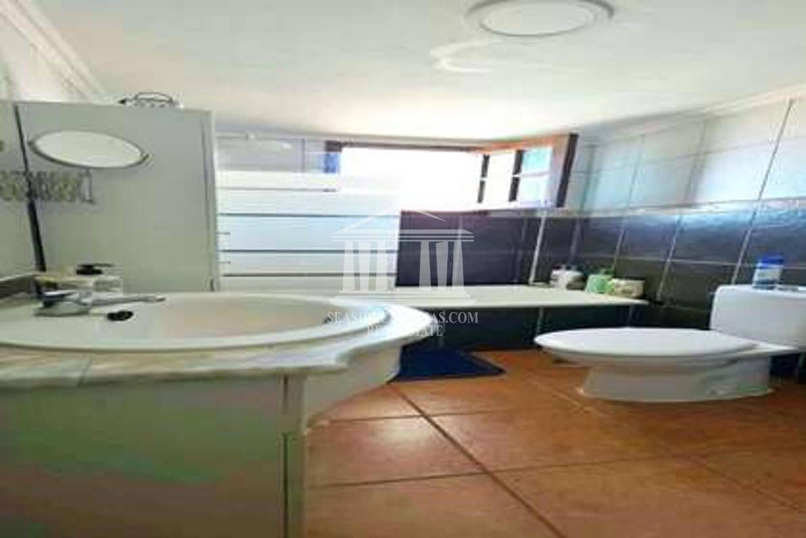 4 bedroom Flat for sale in Adeje - € 265,000 (Ref: 10130912)
