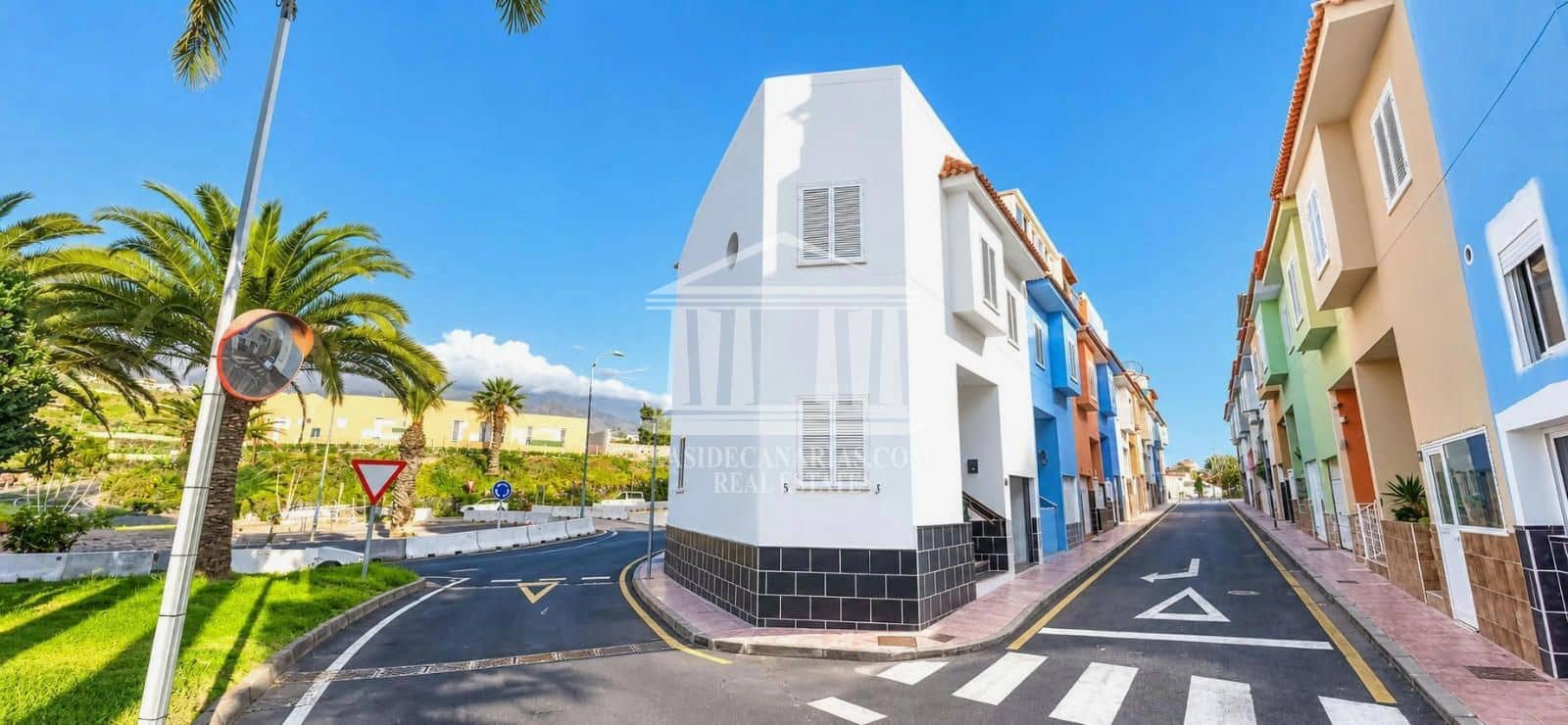 4 soverom Villa til salgs i Alcala med garasje - € 410 000 (Ref: 10144981)