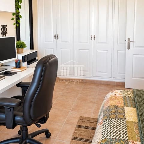 1 slaapkamer Flat te koop in Costa del Silencio, Arona met zwembad garage - € 289.000 (Ref: 10182163)