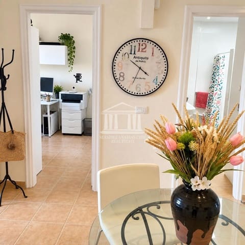 1 slaapkamer Flat te koop in Costa del Silencio, Arona met zwembad garage - € 289.000 (Ref: 10182163)