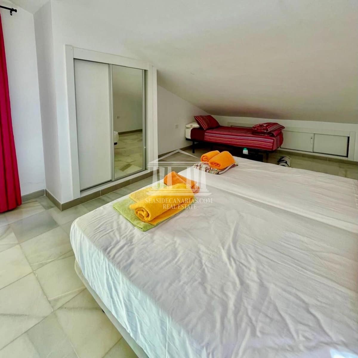 2 soverom Leilighet til salgs i Playa de las Americas med svømmebasseng - € 550 000 (Ref: 8499682)