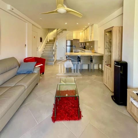 2 soverom Leilighet til salgs i Playa de las Americas, Arona med svømmebasseng - € 550 000 (Ref: 8499682)