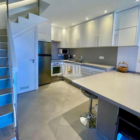 2 soverom Leilighet til salgs i Playa de las Americas, Arona med svømmebasseng - € 550 000 (Ref: 8499682)