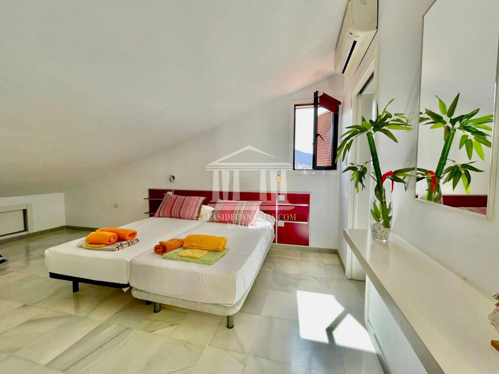 2 soverom Leilighet til salgs i Playa de las Americas med svømmebasseng - € 550 000 (Ref: 8499682)