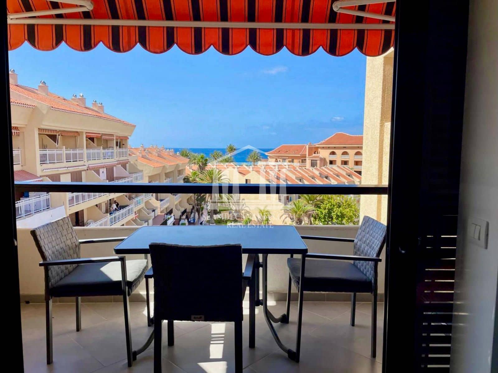 2 soverom Leilighet til salgs i Playa de las Americas med svømmebasseng - € 550 000 (Ref: 8499682)