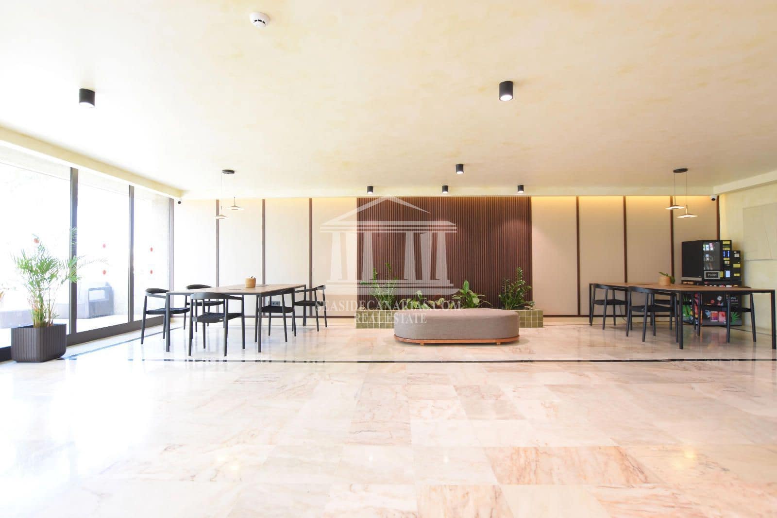 1 soverom Leilighet til salgs i Playa de las Americas med svømmebasseng garasje - € 330 000 (Ref: 8635865)