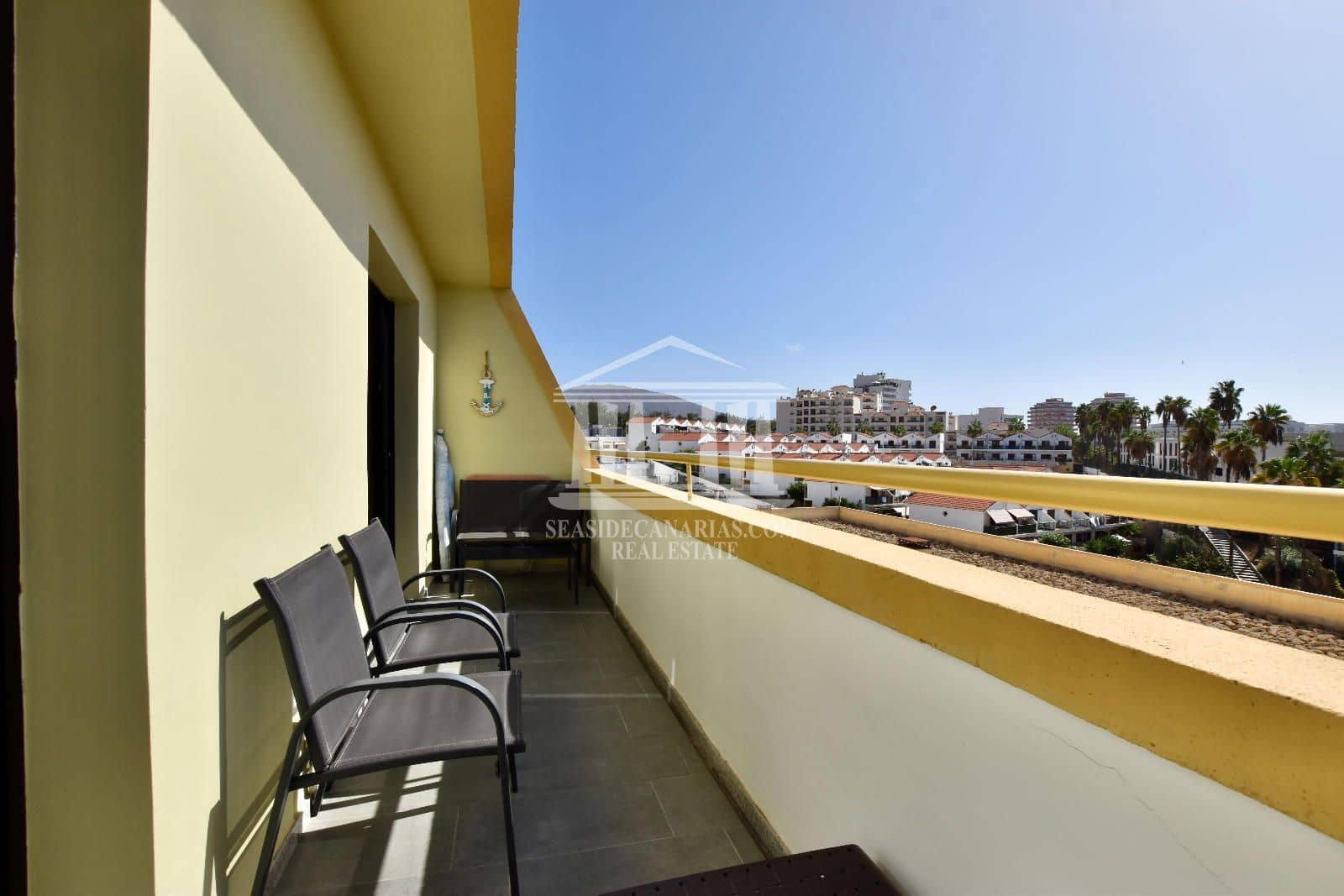 1 soverom Leilighet til salgs i Playa de las Americas med svømmebasseng garasje - € 330 000 (Ref: 8635865)