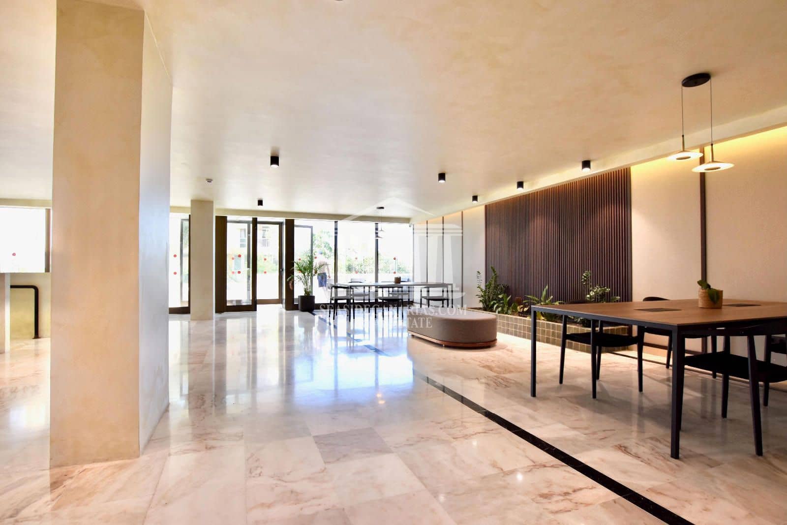 1 soverom Leilighet til salgs i Playa de las Americas med svømmebasseng garasje - € 330 000 (Ref: 8635865)