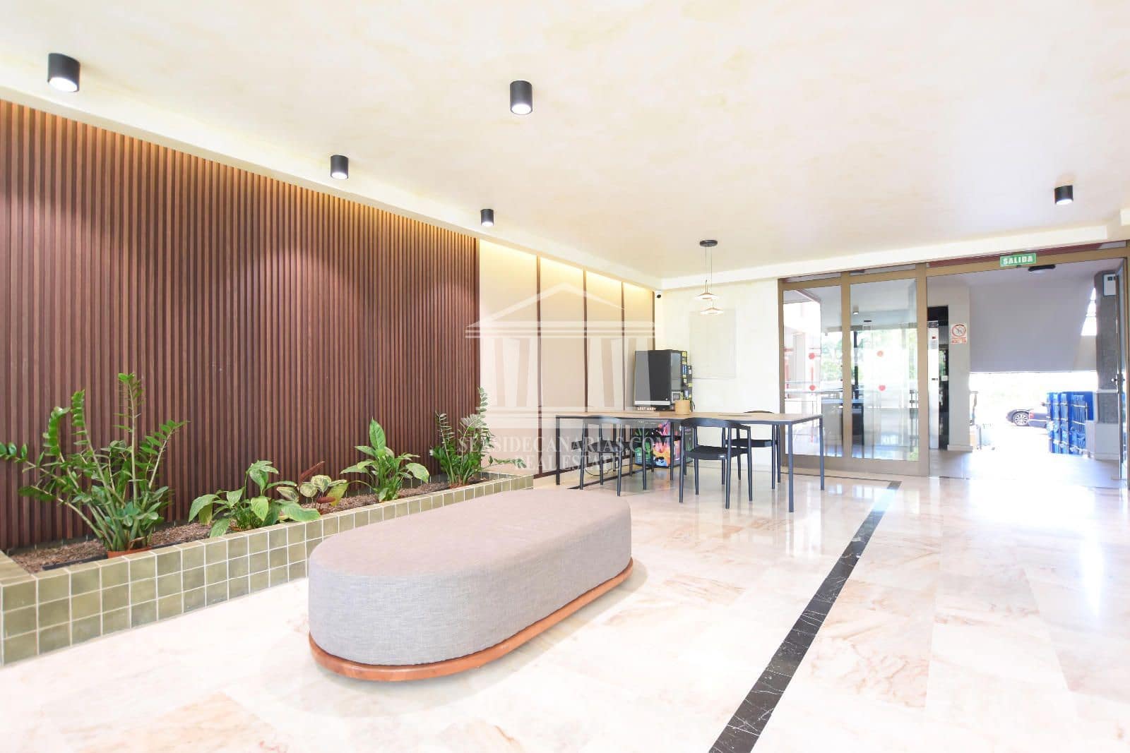 1 soverom Leilighet til salgs i Playa de las Americas med svømmebasseng garasje - € 330 000 (Ref: 8635865)