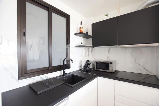 1 chambre Appartement à vendre à Playa de las Americas, Arona avec piscine garage - 330 000 € (Ref: 8635865)