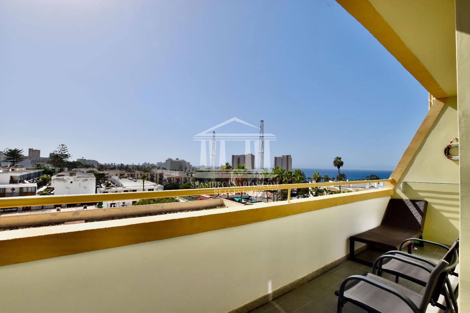 1 soverom Leilighet til salgs i Playa de las Americas med svømmebasseng garasje - € 330 000 (Ref: 8635865)