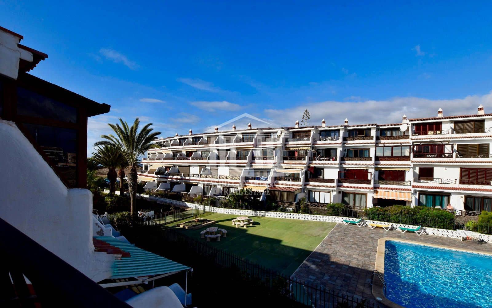 2 soverom Leilighet til salgs i Costa del Silencio med svømmebasseng garasje - € 325 000 (Ref: 8924779)