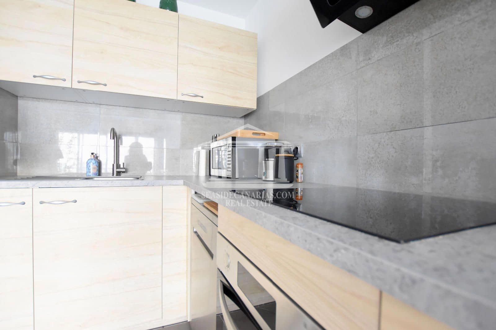 2 soverom Leilighet til salgs i Costa del Silencio med svømmebasseng garasje - € 325 000 (Ref: 8924779)