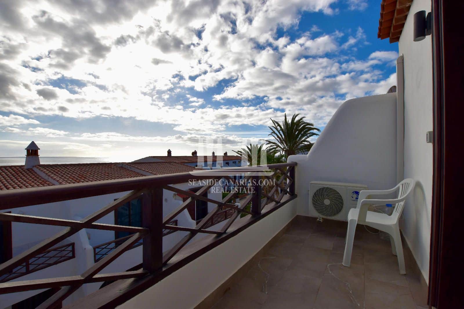 2 soverom Leilighet til salgs i Costa del Silencio med svømmebasseng garasje - € 325 000 (Ref: 8924779)