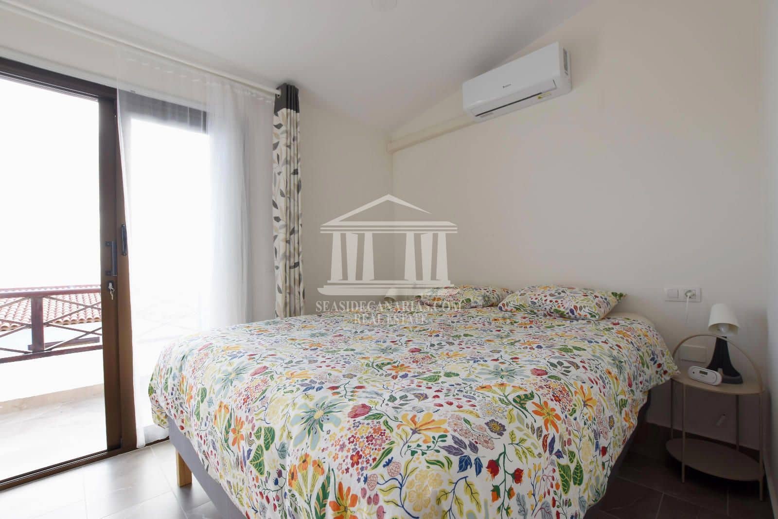 2 soverom Leilighet til salgs i Costa del Silencio med svømmebasseng garasje - € 325 000 (Ref: 8924779)