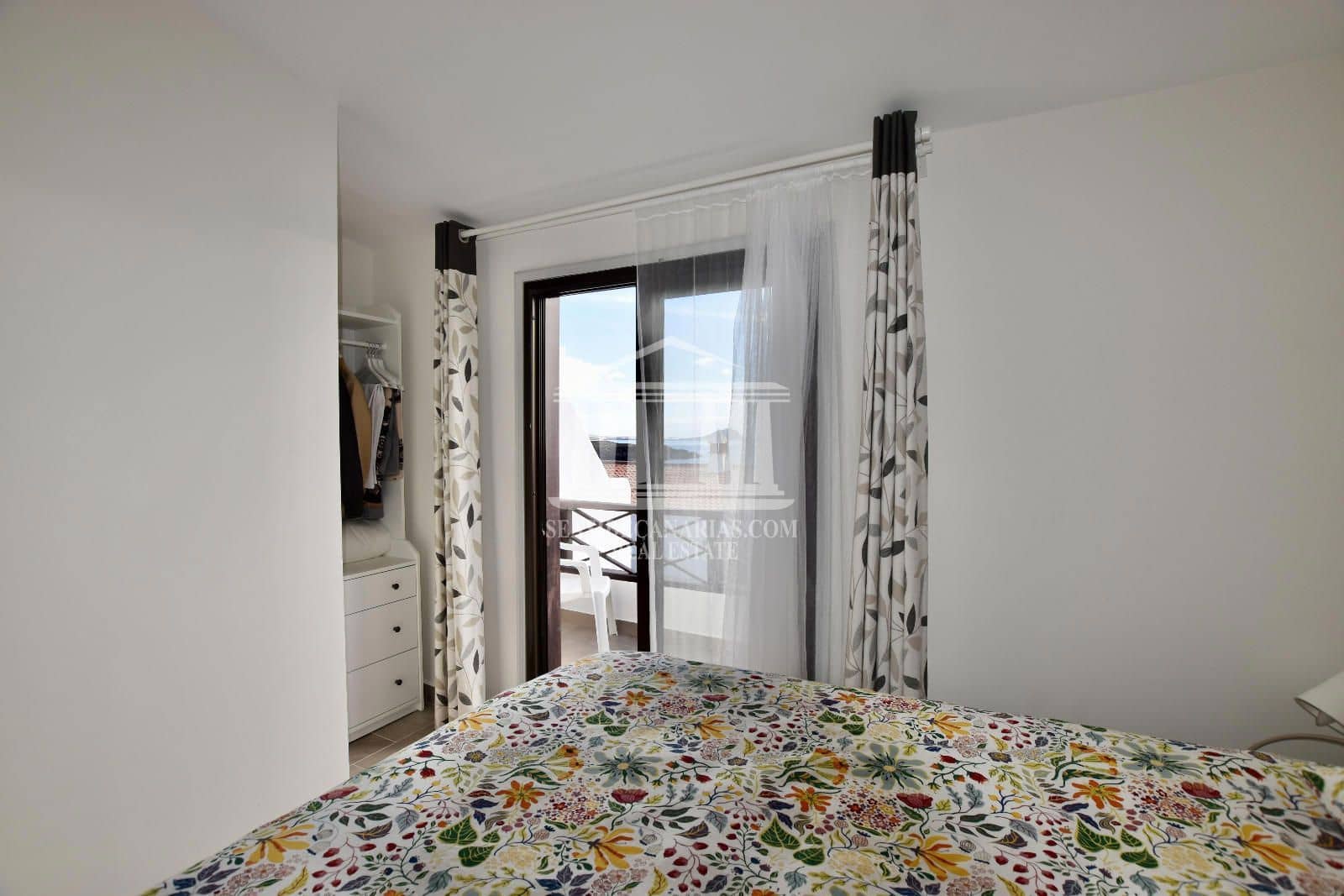 2 soverom Leilighet til salgs i Costa del Silencio med svømmebasseng garasje - € 325 000 (Ref: 8924779)