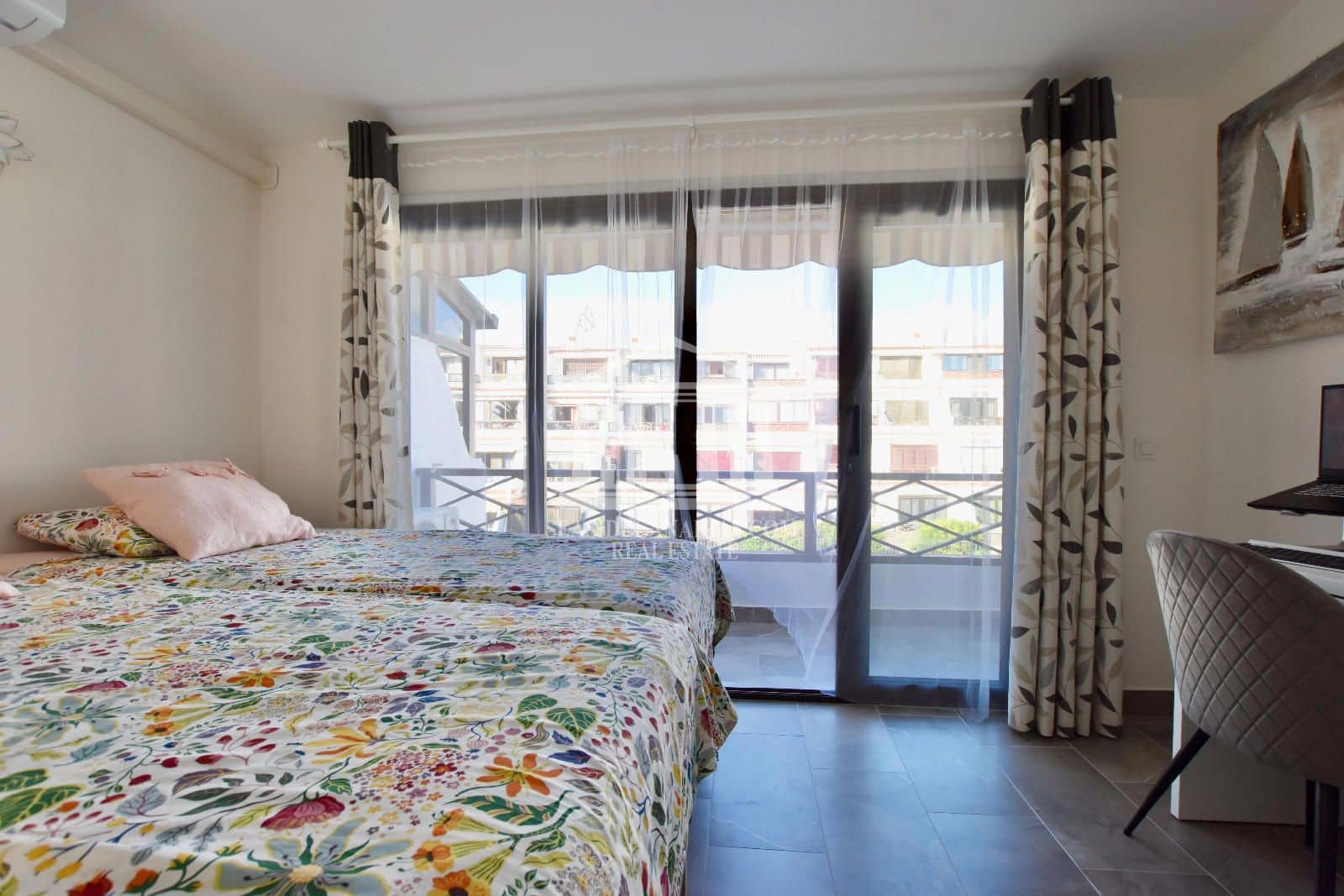 2 soverom Leilighet til salgs i Costa del Silencio med svømmebasseng garasje - € 325 000 (Ref: 8924779)