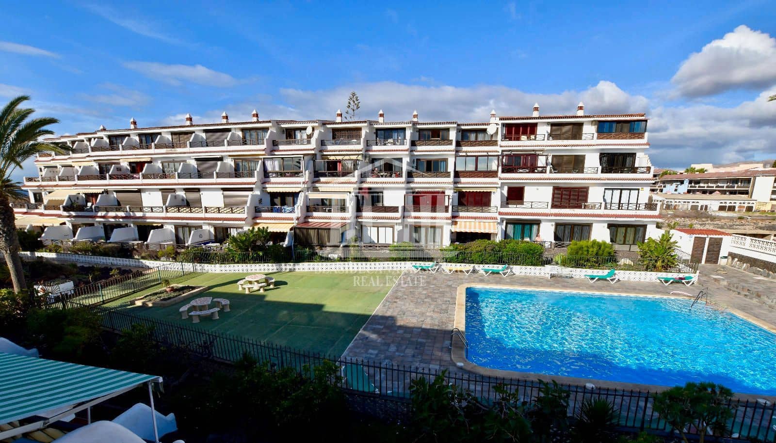 2 soverom Leilighet til salgs i Costa del Silencio med svømmebasseng garasje - € 325 000 (Ref: 8924779)