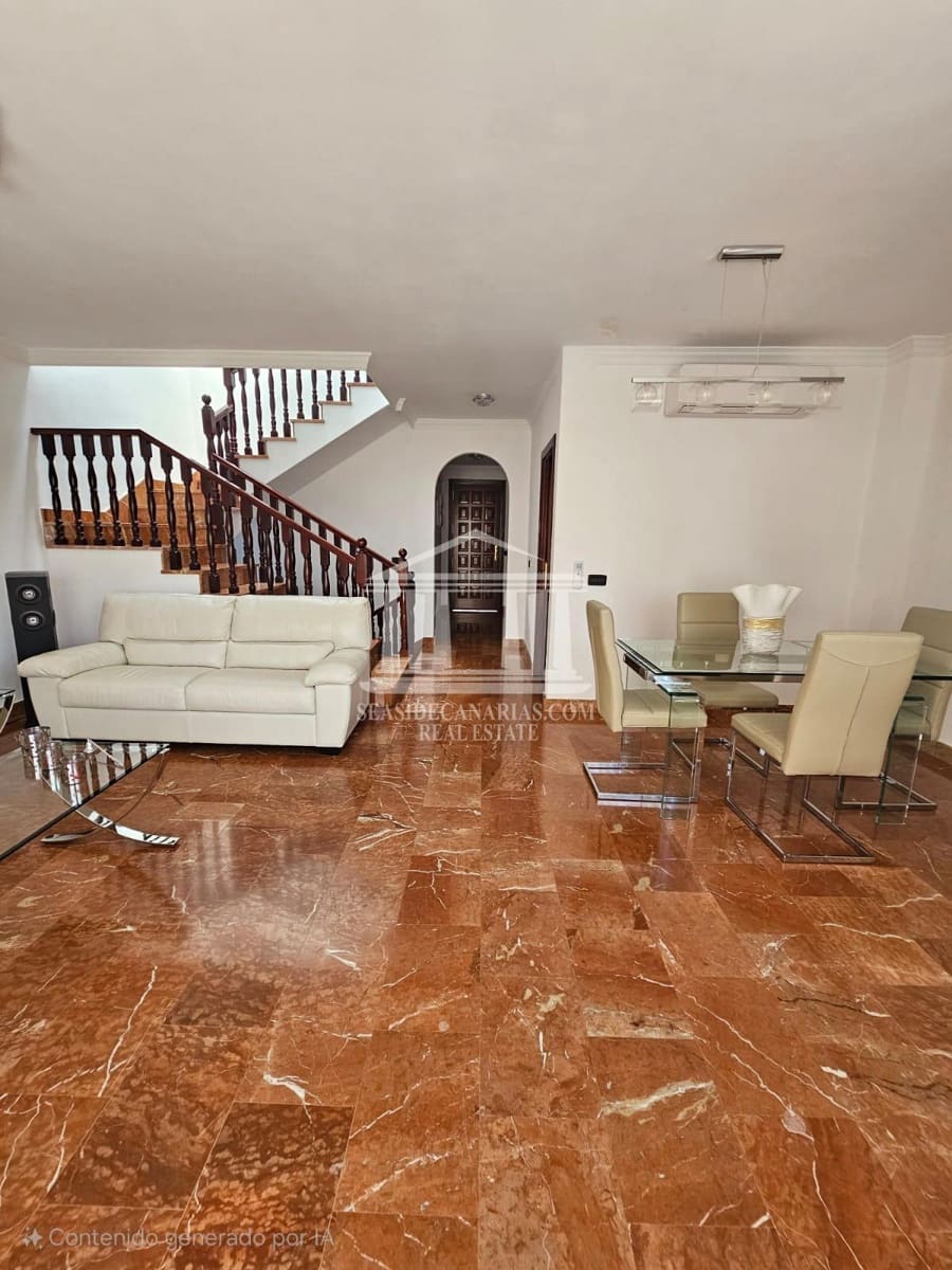 4 soverom Hus til salgs i Adeje med svømmebasseng garasje - € 673 000 (Ref: 9752377)