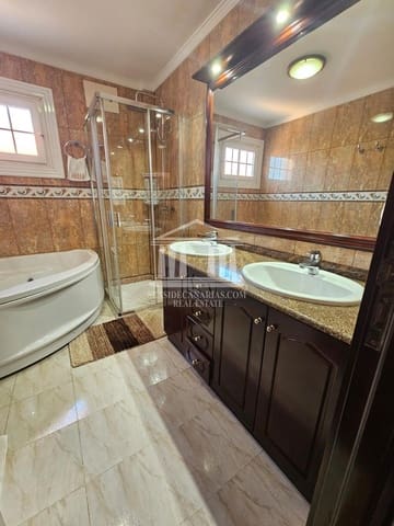 4 soverom Hus til salgs i Adeje med svømmebasseng garasje - € 673 000 (Ref: 9752377)