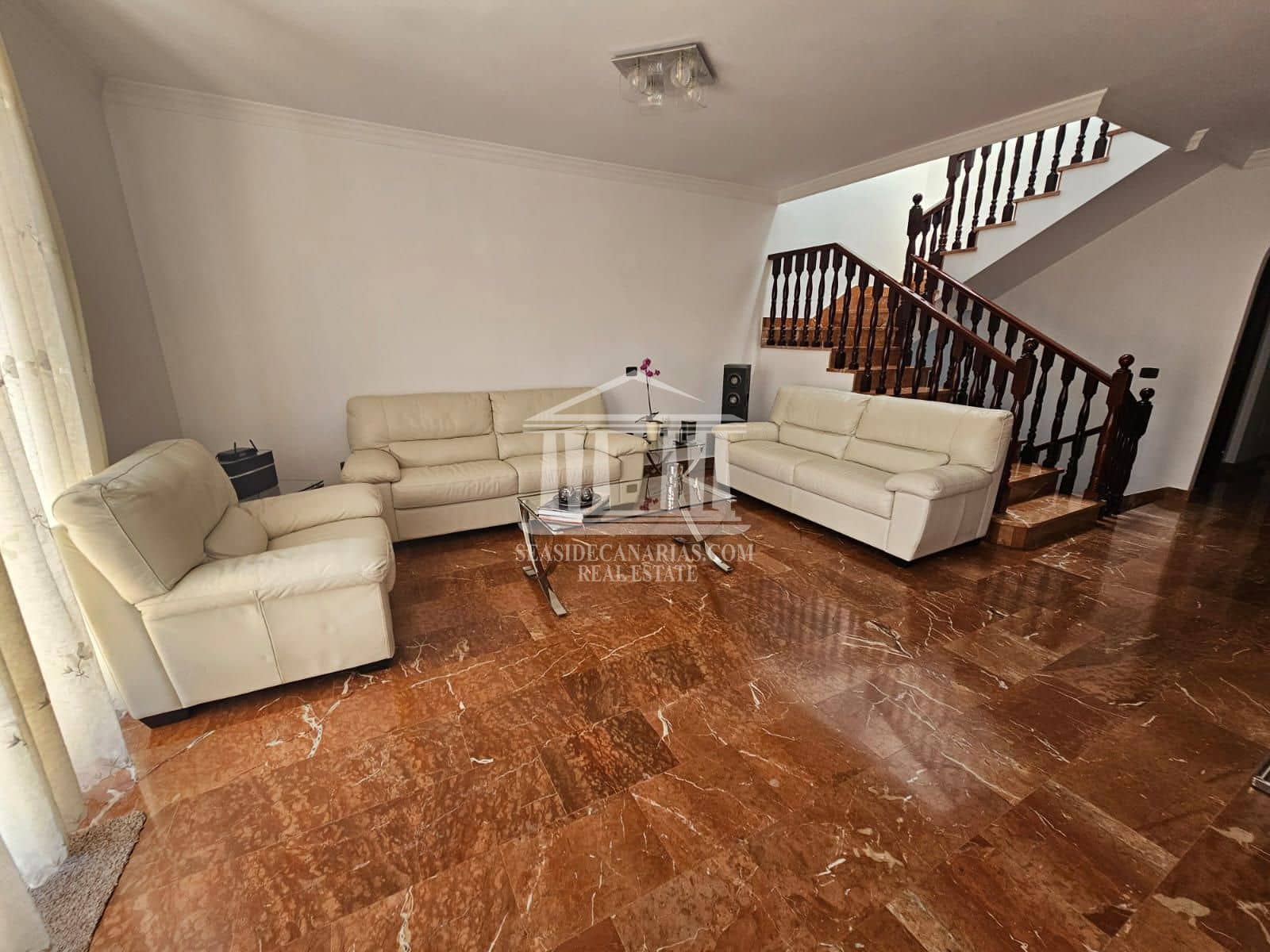 4 soverom Hus til salgs i Adeje med svømmebasseng garasje - € 673 000 (Ref: 9752377)