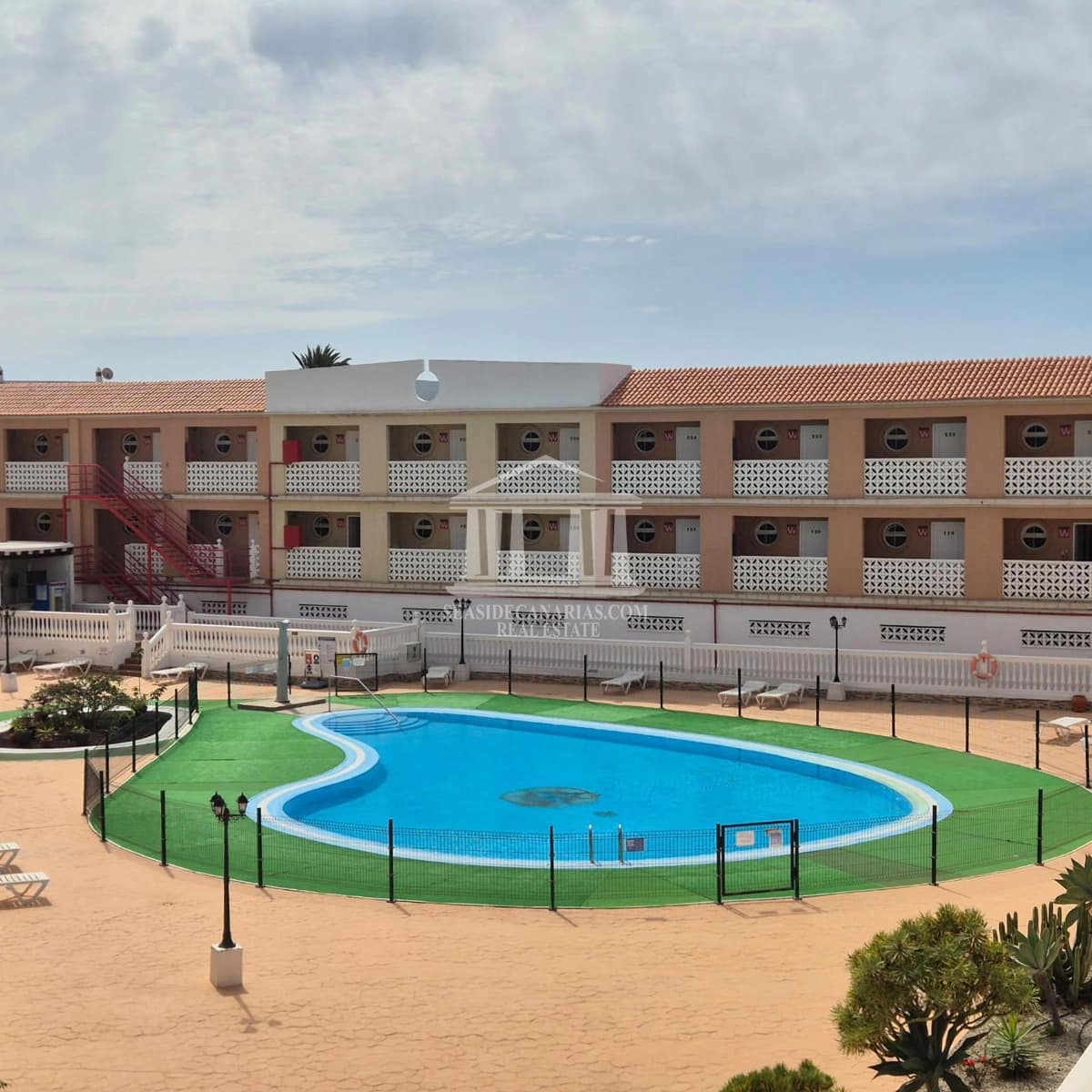 Piso en Costa del Silencio en venta con piscina - 157.500 € (Ref: 9752379)