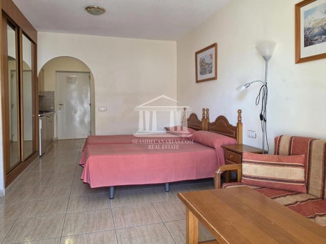 Piso en Costa del Silencio, Arona en venta con piscina - 157.500 € (Ref: 9752379)