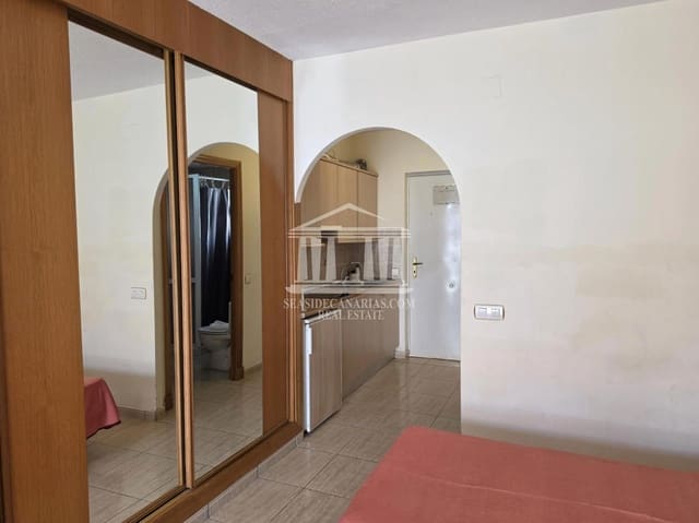 Piso en Costa del Silencio, Arona en venta con piscina - 157.500 € (Ref: 9752379)